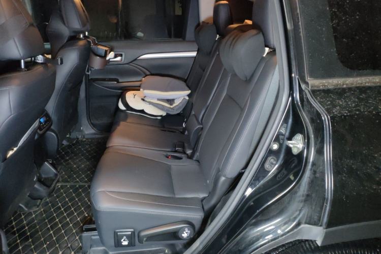 Used Toyota Highlander 2018 2.0T Four-Wheel Drive Prestige Version 7 Seats China VI Standard Left Rear Seat