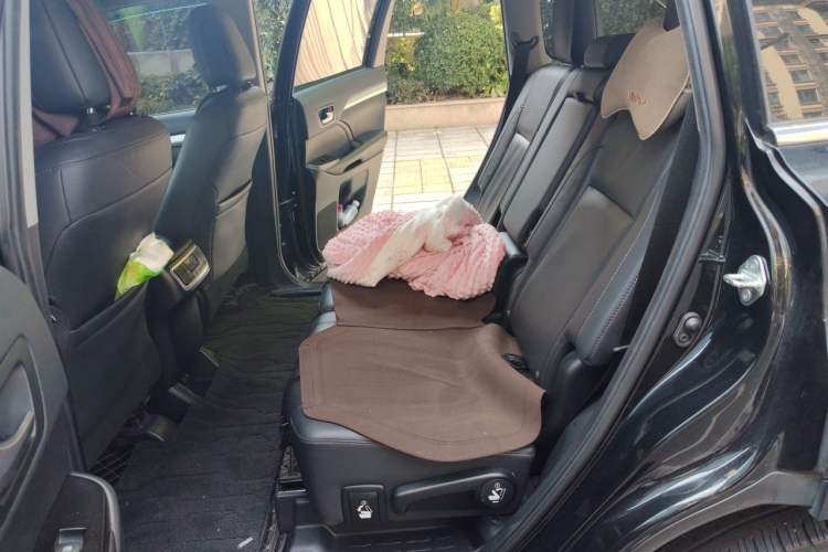 Used Toyota Highlander 2018 2.0T Four-Wheel Drive Prestige Version 7 Seats China VI Standard Left Rear Seat