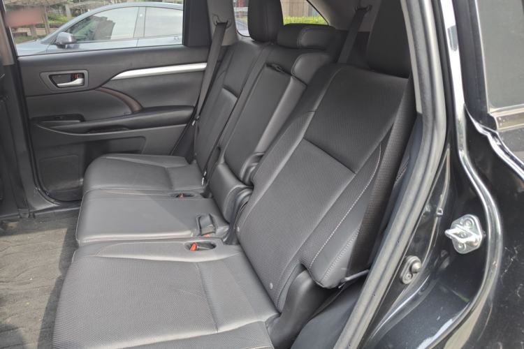 Used Toyota Highlander 2018 2.0T Four-Wheel Drive Luxury Edition 7 Seats China V Emission Standard Left Rear Seat