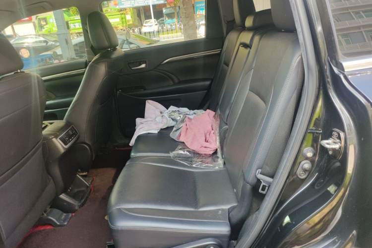 Used Toyota Highlander 2018 2.0T Four-Wheel Drive Prestige Version 7 Seats China VI Standard Left Rear Seat