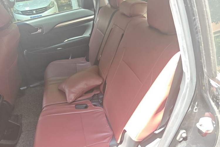 Used Toyota Highlander 2018 2.0T Four-Wheel Drive Luxury Version 7 Seats China VI Standard Left Rear Seat