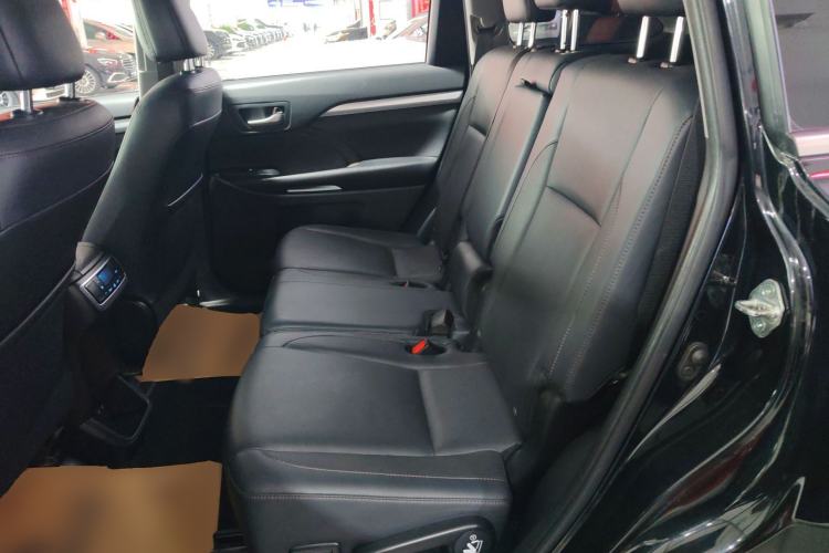 Used Toyota Highlander 2018 2.0T Four-Wheel Drive Luxury Version 7 Seats China VI Standard Left Rear Seat