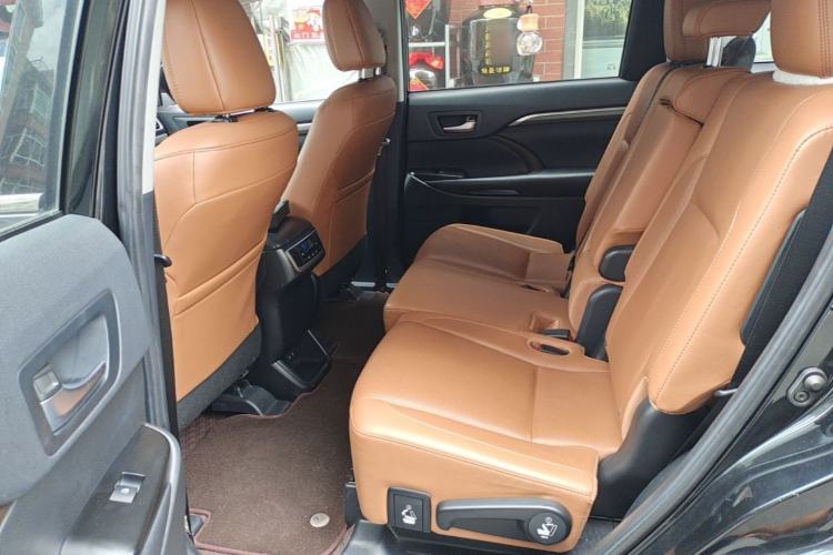 Used Toyota Highlander 2018 2.0T Four-Wheel Drive Knight Edition 7 Seats China VI Standard Left Rear Seat