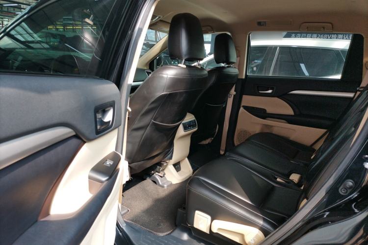 Used Toyota Highlander 2018 2.0T Two-Wheel Drive Elite Edition 7 Seats Emission Standard China V Left Rear Seat