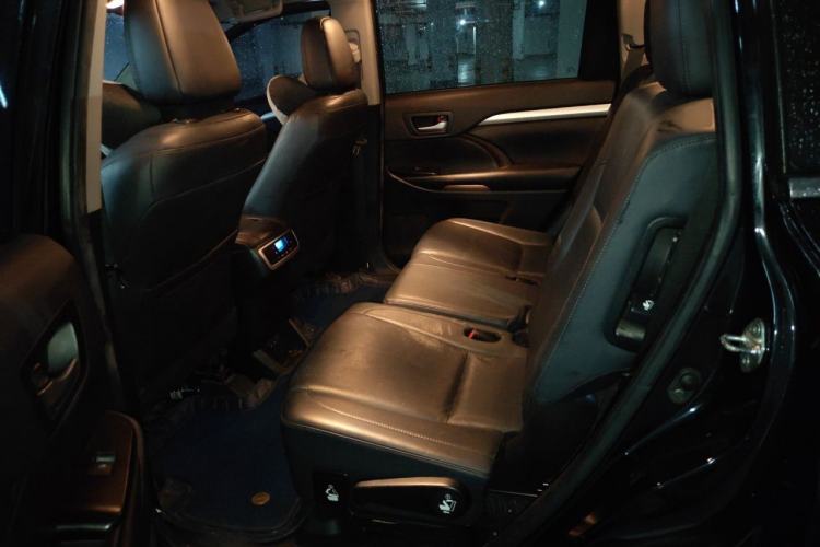 Used Toyota Highlander 2018 2.0T Four-Wheel Drive Luxury Version 7 Seats China VI Standard Left Rear Seat
