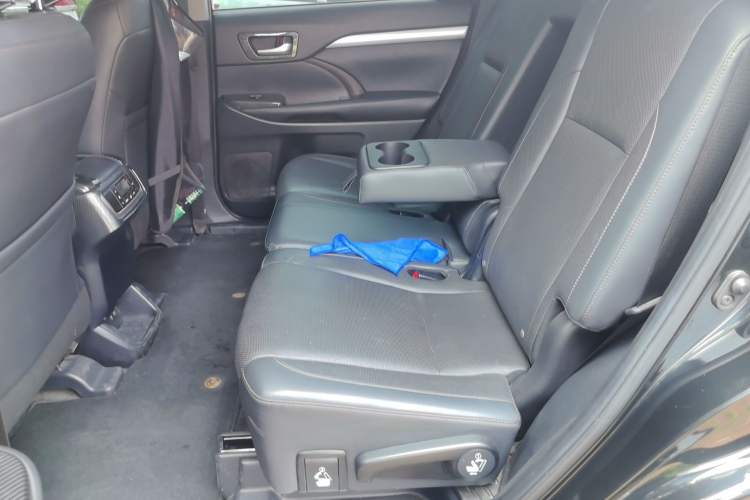 Used Toyota Highlander 2018 2.0T Four-Wheel Drive Prestige Version 7 Seats China VI Standard Left Rear Seat