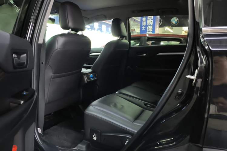 Used Toyota Highlander 2018 2.0T Four-Wheel Drive Luxury Version 7 Seats China VI Standard Left Rear Seat
