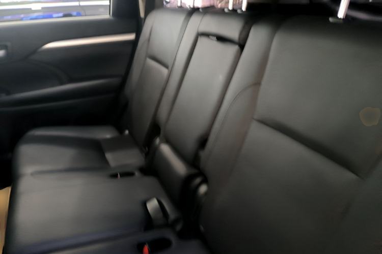 Used Toyota Highlander 2018 2.0T Four-Wheel Drive Luxury Edition 7 Seats China V Emission Standard Left Rear Seat
