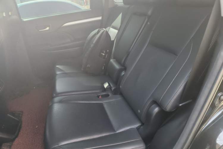 Used Toyota Highlander 2018 2.0T Four-Wheel Drive Luxury Edition 7 Seats China V Emission Standard Left Rear Seat