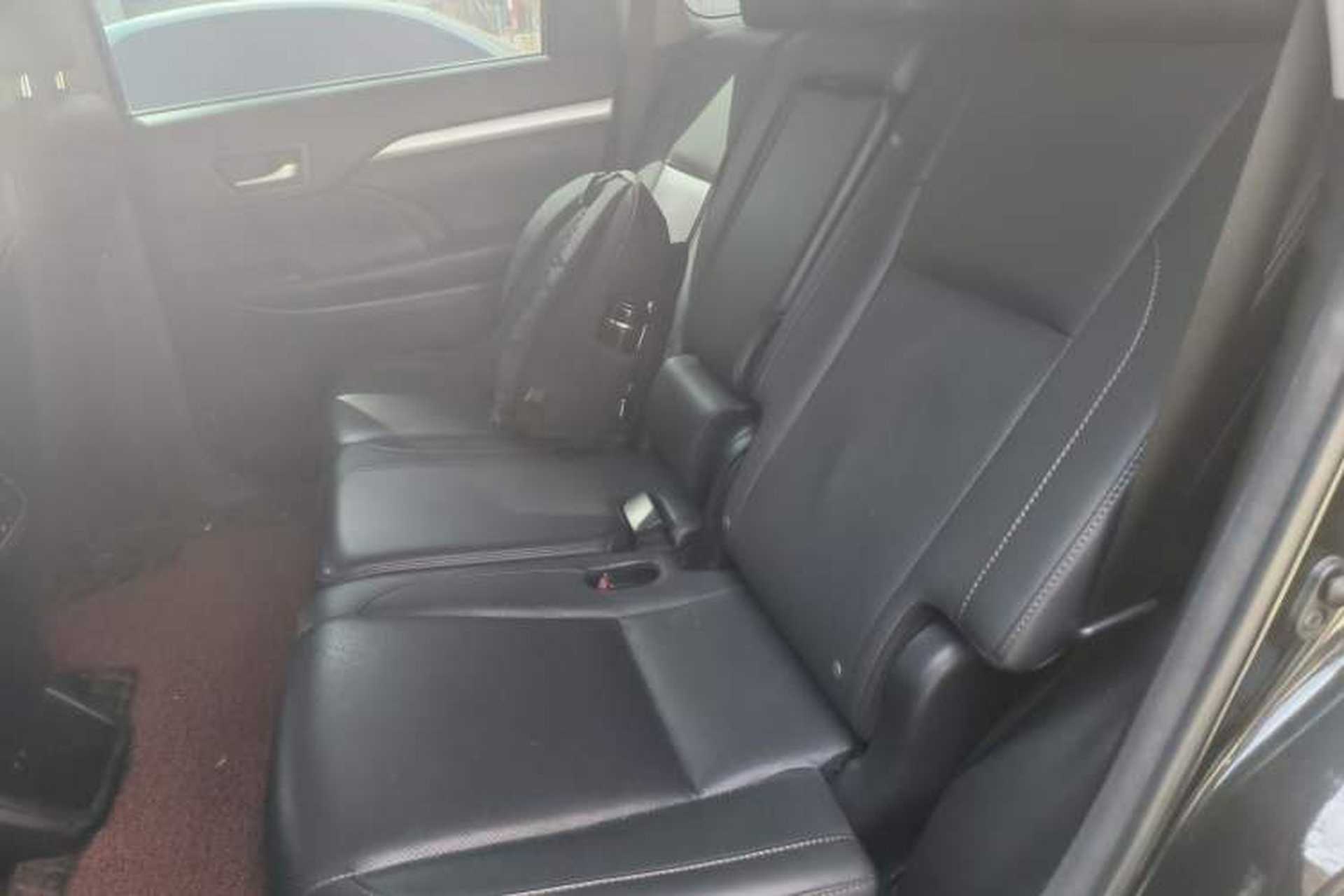 Used Toyota Highlander 2018 2.0T Four-Wheel Drive Luxury Edition 7 Seats China V Emission Standard Left Rear Seat