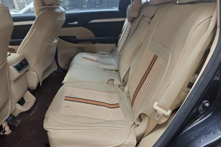Used Toyota Highlander 2018 2.0T Four-Wheel Drive Prestige Version 7 Seats China VI Standard Left Rear Seat