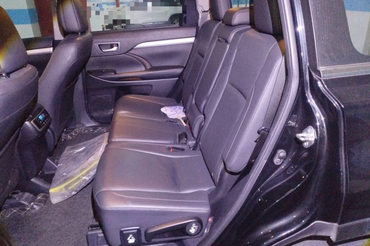 Used Toyota Highlander 2018 2.0T Four-Wheel Drive Luxury Version 7 Seats China VI Standard Left Rear Seat