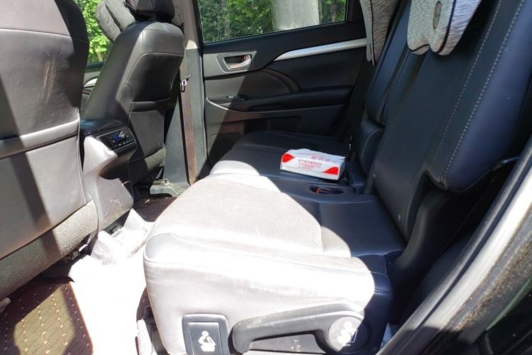 Used Toyota Highlander 2018 2.0T Four-Wheel Drive Prestige Version 7 Seats China VI Standard Left Rear Seat