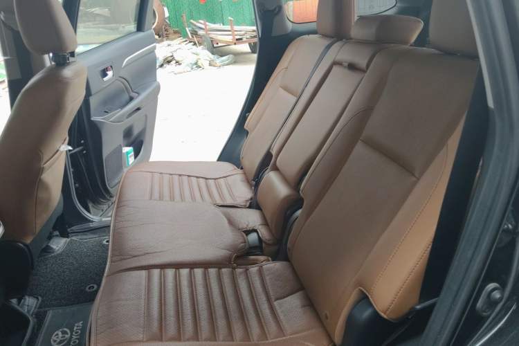 Used Toyota Highlander 2018 2.0T Four-Wheel Drive Knight Edition 7 Seats China VI Standard Left Rear Seat