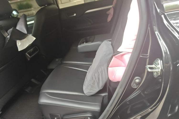 Used Toyota Highlander 2018 2.0T Four-Wheel Drive Prestige Version 7 Seats China VI Standard Left Rear Seat