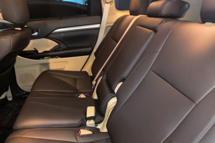 Used Toyota Highlander 2018 2.0T Two-Wheel Drive Elite Version 5 Seats China VI Standard Left Rear Seat