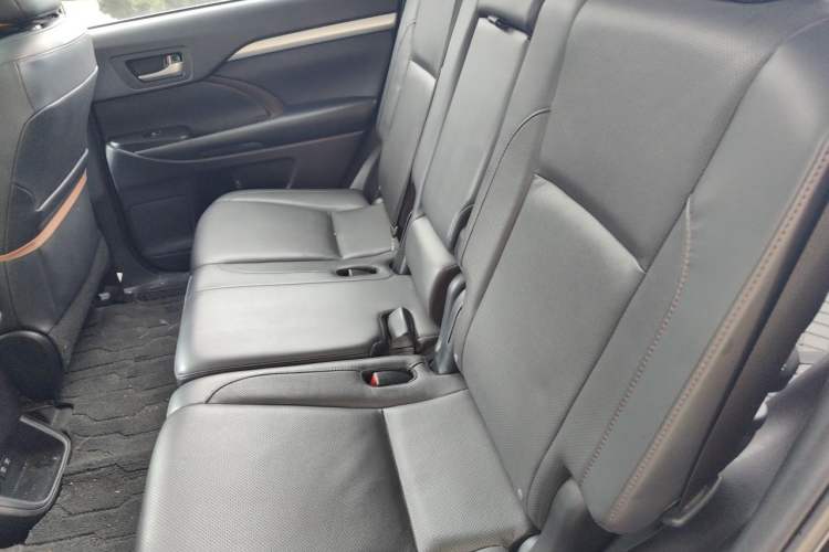 Used Toyota Highlander 2018 2.0T Four-Wheel Drive Luxury Version 7 Seats China VI Standard Left Rear Seat