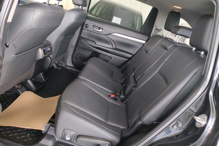 Used Toyota Highlander 2018 2.0T Four-Wheel Drive Prestige Version 7 Seats China VI Standard Left Rear Seat