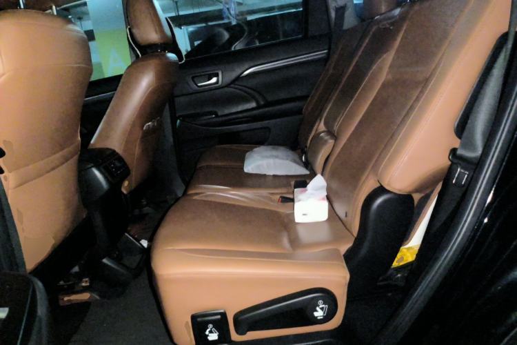 Used Toyota Highlander 2018 2.0T Four-Wheel Drive Knight Edition 7 Seats China VI Standard Left Rear Seat