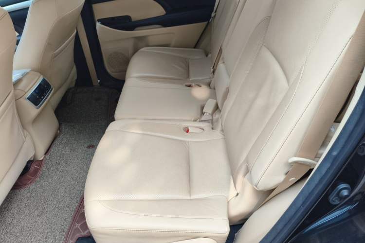 Used Toyota Highlander 2018 2.0T Four-Wheel Drive Luxury Edition 7 Seats China V Emission Standard Left Rear Seat