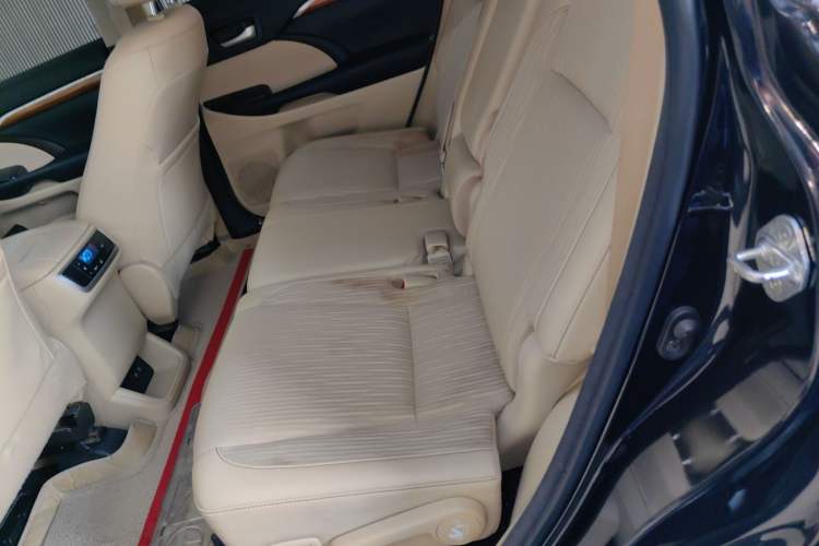 Used Toyota Highlander 2018 2.0T Four-Wheel Drive Elite Edition 7 Seats China VI Standard Left Rear Seat