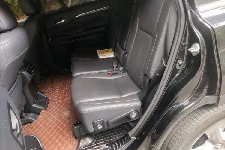 Used Toyota Highlander 2018 2.0T Four-Wheel Drive Ultimate Edition 7-Seater Emission Standard China V Left Rear Seat