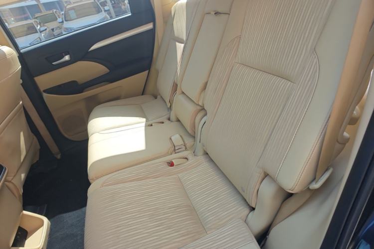 Used Toyota Highlander 2018 2.0T Four-Wheel Drive Elite Edition 7 Seats China VI Standard Left Rear Seat