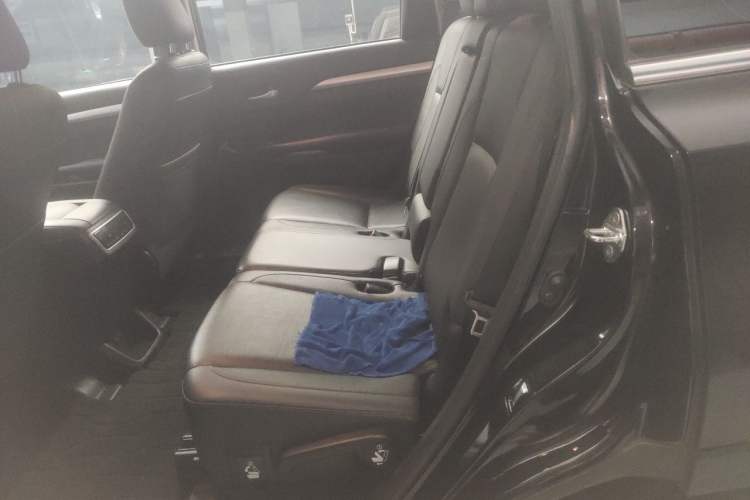 Used Toyota Highlander 2018 2.0T Four-Wheel Drive Luxury Version 7 Seats China VI Standard Left Rear Seat