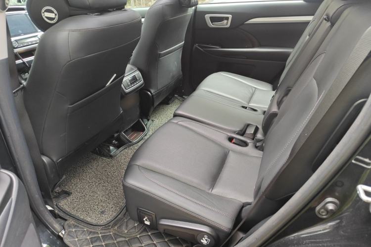 Used Toyota Highlander 2018 2.0T Four-Wheel Drive Luxury Edition 7 Seats China V Emission Standard Left Rear Seat