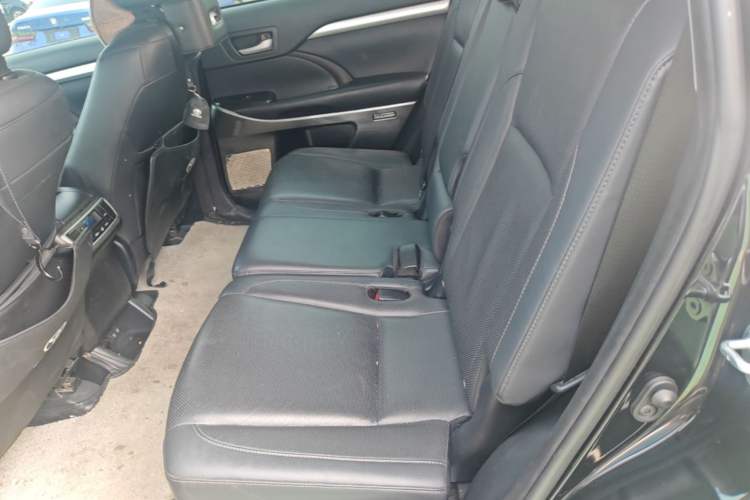 Used Toyota Highlander 2018 2.0T Four-Wheel Drive Luxury Version 7 Seats China VI Standard Left Rear Seat