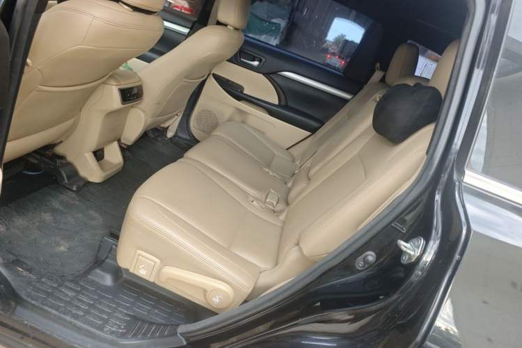 Used Toyota Highlander 2018 2.0T Four-Wheel Drive Elite Edition 7 Seats China V Standard Left Rear Seat