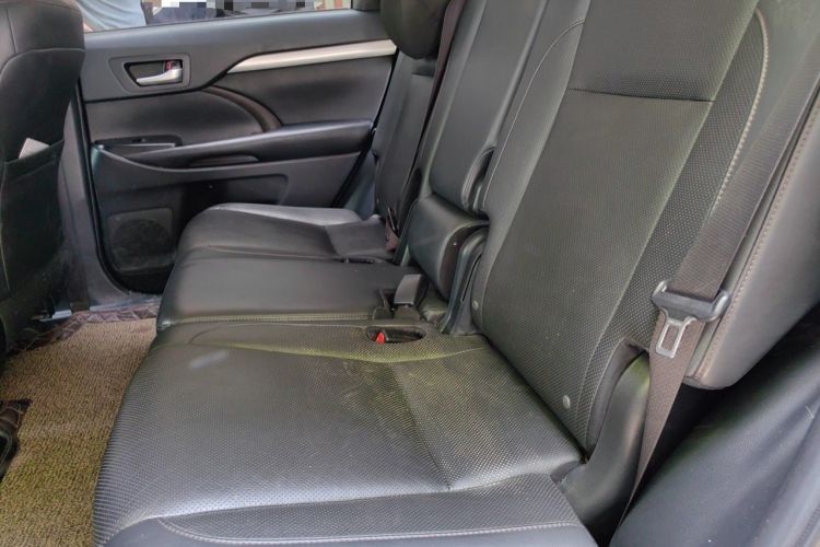 Used Toyota Highlander 2018 2.0T Four-Wheel Drive Luxury Version 7 Seats China VI Standard Left Rear Seat