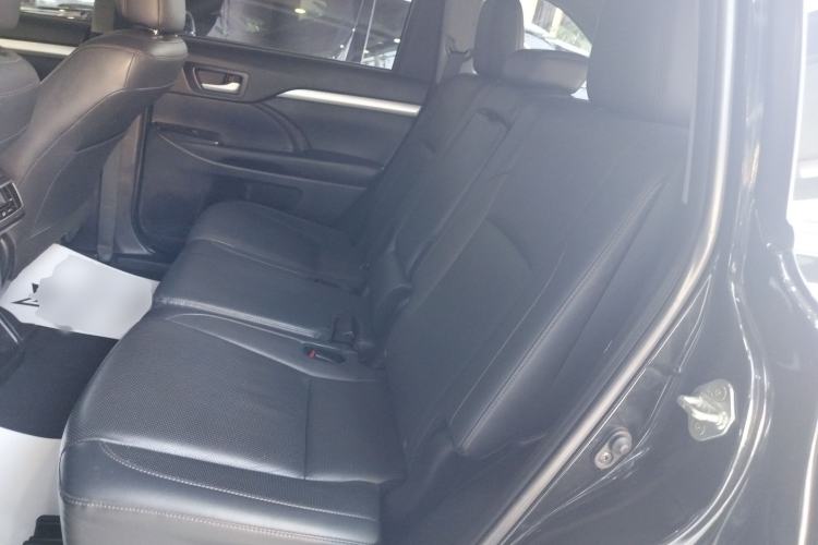 Used Toyota Highlander 2018 2.0T Four-Wheel Drive Luxury Version 7 Seats China VI Standard Left Rear Seat