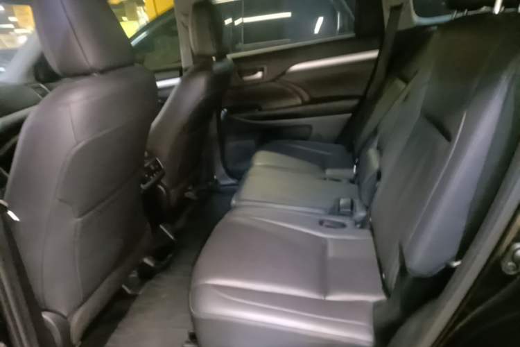 Used Toyota Highlander 2018 2.0T Four-Wheel Drive Luxury Version 7 Seats China VI Standard Left Rear Seat