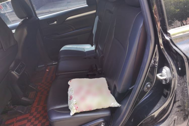 Used Toyota Highlander 2018 2.0T Four-Wheel Drive Luxury Version 7 Seats China VI Standard Left Rear Seat
