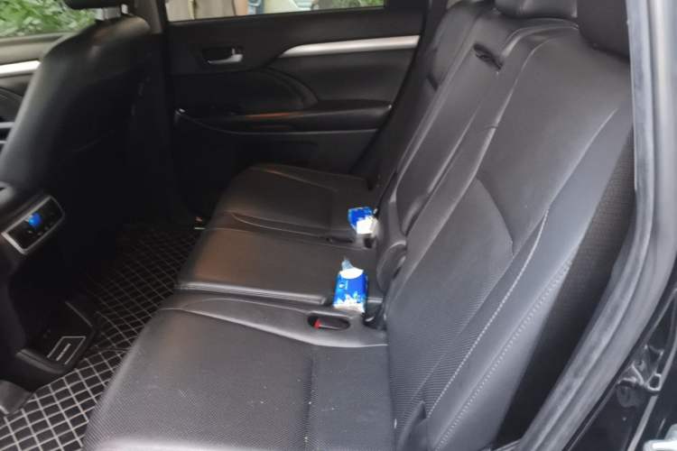 Used Toyota Highlander 2018 2.0T Four-Wheel Drive Prestige Version 7 Seats China VI Standard Left Rear Seat