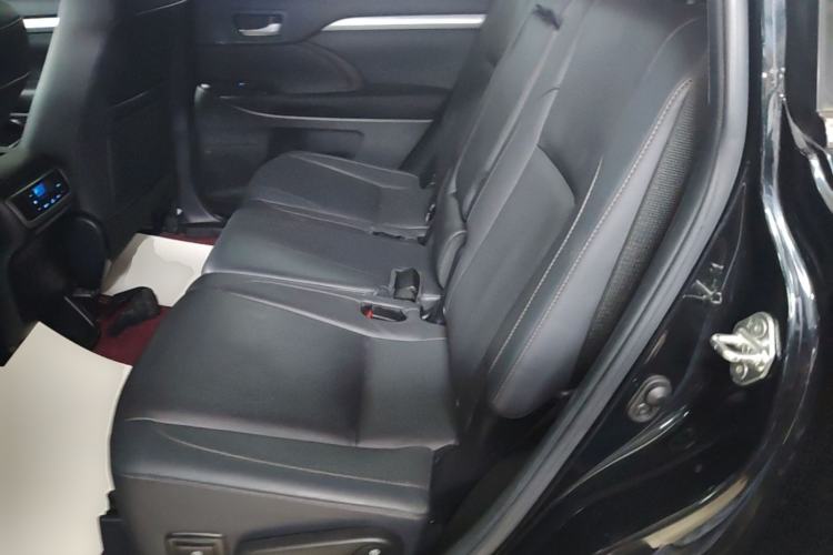 Used Toyota Highlander 2018 2.0T Four-Wheel Drive Luxury Version 7 Seats China VI Standard Left Rear Seat