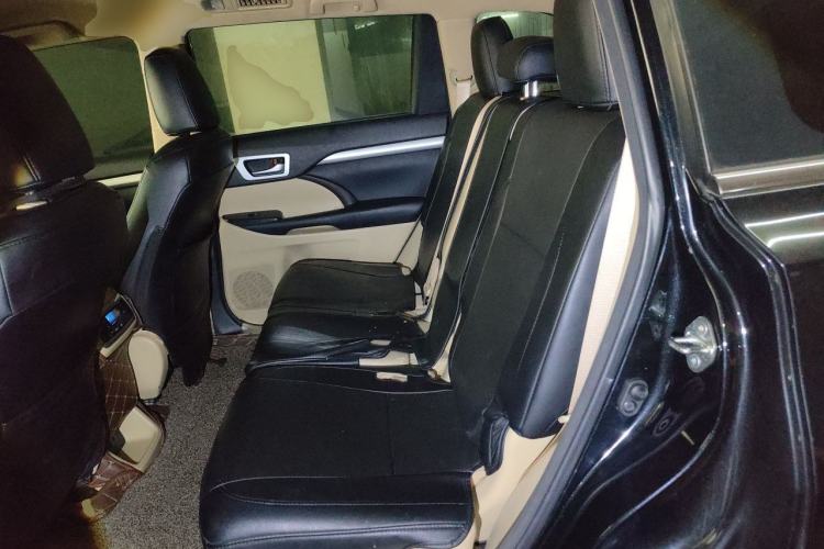 Used Toyota Highlander 2018 2.0T Four-Wheel Drive Elite Edition 7 Seats China V Standard Left Rear Seat