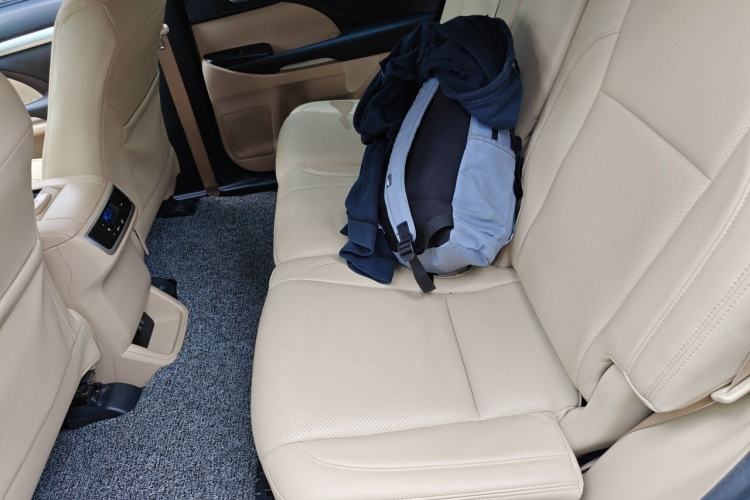 Used Toyota Highlander 2018 2.0T Two-Wheel Drive Elite Edition 7 Seats Emission Standard China V Left Rear Seat