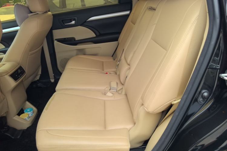 Used Toyota Highlander 2018 2.0T Two-Wheel Drive Elite Version 5 Seats China VI Standard Left Rear Seat