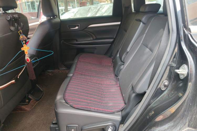 Used Toyota Highlander 2018 2.0T Four-Wheel Drive Luxury Edition 7 Seats China V Emission Standard Left Rear Seat