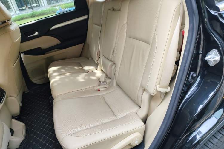 Used Toyota Highlander 2018 2.0T Four-Wheel Drive Luxury Edition 7 Seats China V Emission Standard Left Rear Seat
