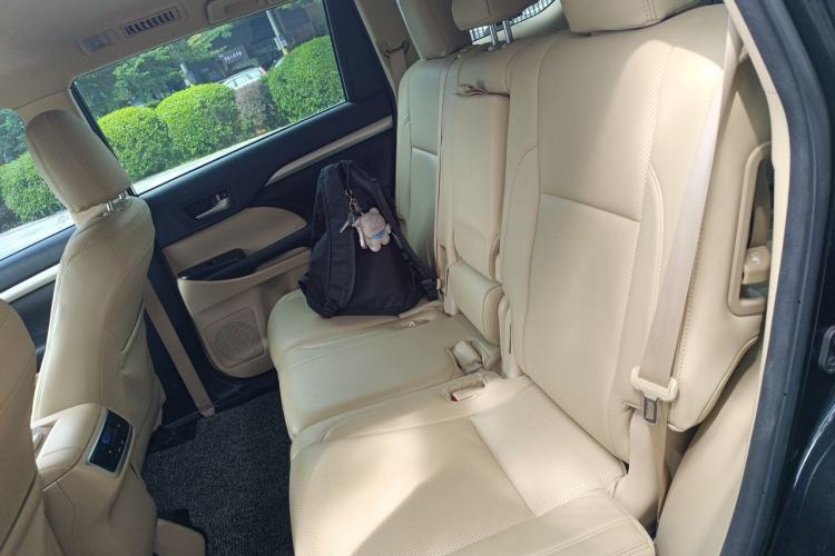 Used Toyota Highlander 2018 2.0T Two-Wheel Drive Elite Edition 7 Seats Emission Standard China V Left Rear Seat