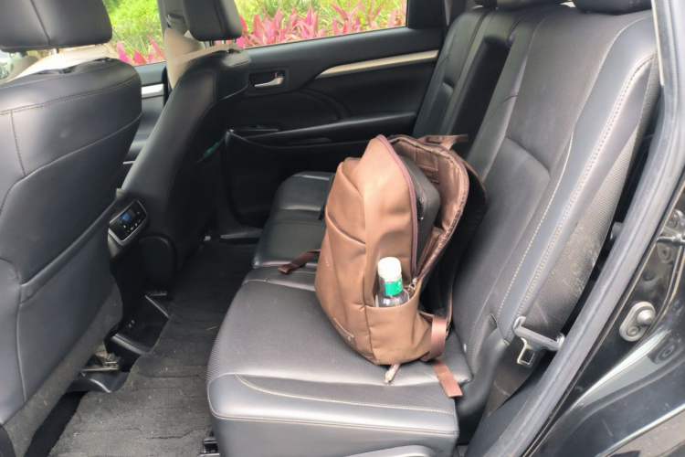 Used Toyota Highlander 2018 2.0T Four-Wheel Drive Luxury Version 7 Seats China VI Standard Left Rear Seat