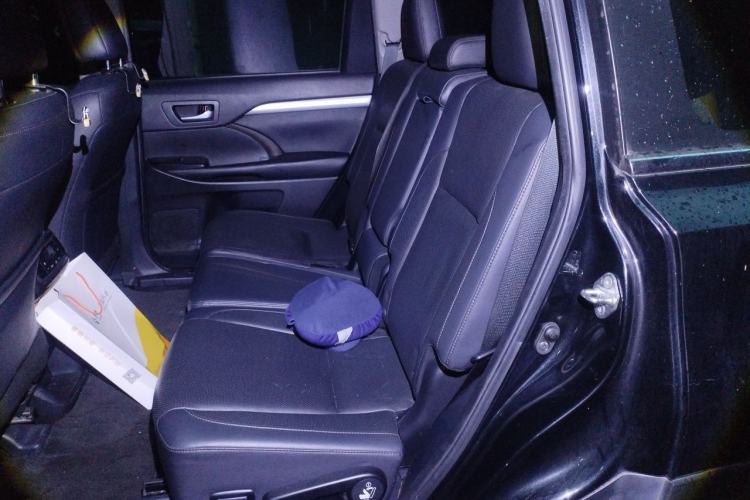 Used Toyota Highlander 2018 2.0T Four-Wheel Drive Luxury Version 7 Seats China VI Standard Left Rear Seat