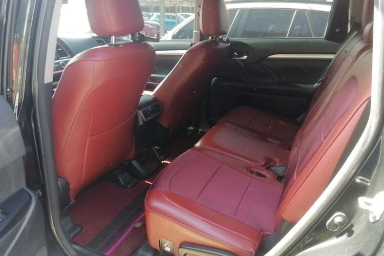 Used Toyota Highlander 2018 2.0T Four-Wheel Drive Luxury Edition 7 Seats China V Emission Standard Left Rear Seat