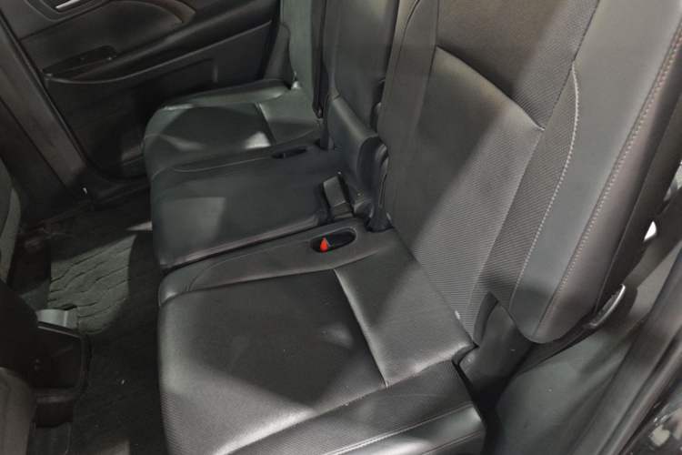 Used Toyota Highlander 2018 2.0T Four-Wheel Drive Prestige Version 7 Seats China VI Standard Left Rear Seat