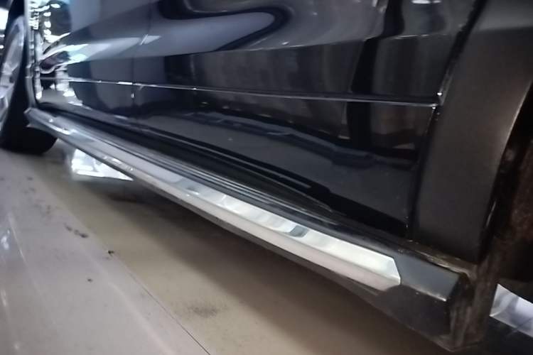 Used Toyota Highlander 2018 2.0T Four-Wheel Drive Luxury Version 7 Seats China VI Standard Left Side Sill