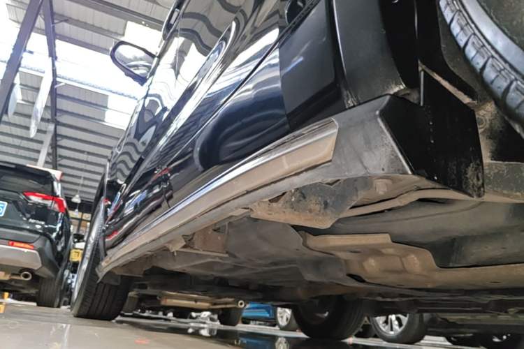 Used Toyota Highlander 2018 2.0T Four-Wheel Drive Luxury Version 7 Seats China VI Standard Left Side Sill
