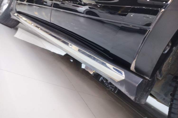 Used Toyota Highlander 2018 2.0T Four-Wheel Drive Luxury Version 7 Seats China VI Standard Left Side Sill